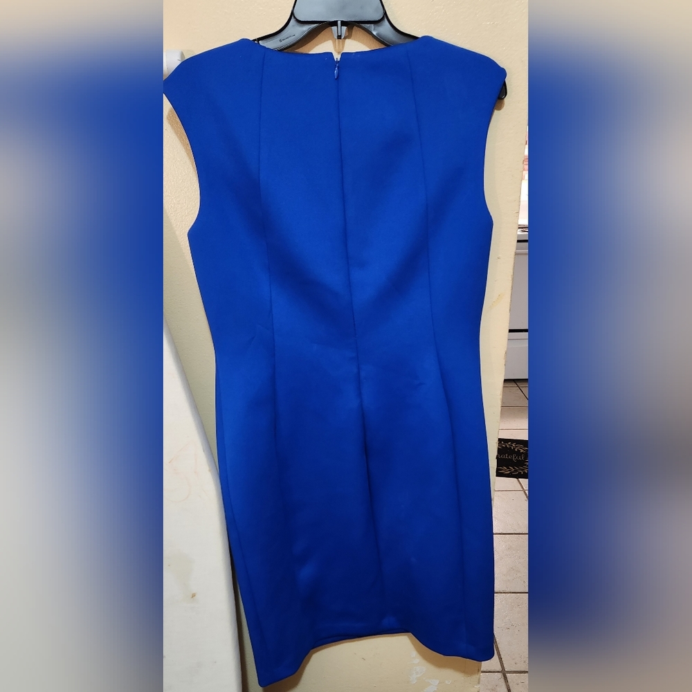 Dress - Picture 3 of 7